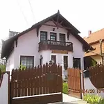 Rozsa Apartment